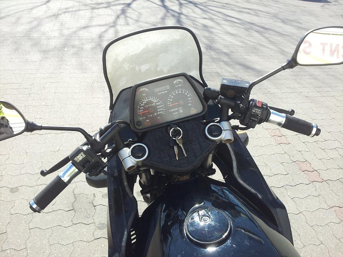 mine nye LSL håndtag på GSX 750 ES billede 1