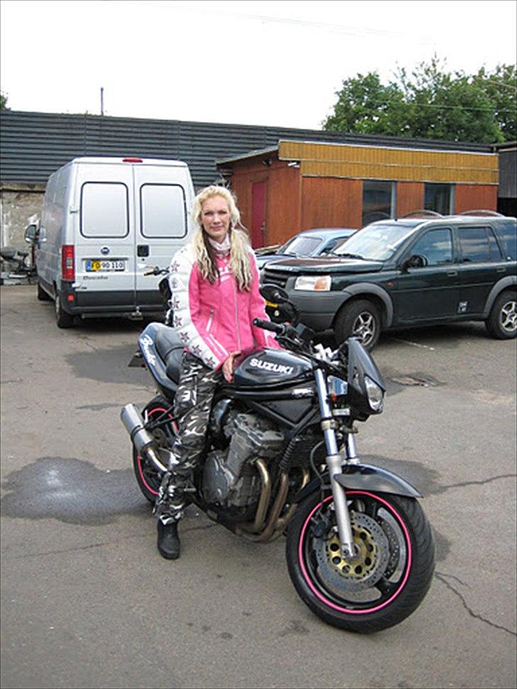 Banditten bliver metroseksuel - og vasket... - Mig mig  mig :) billede 10