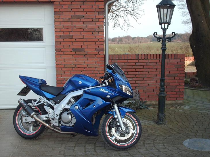 Blå Sv650 - Røde detaljer? billede 0