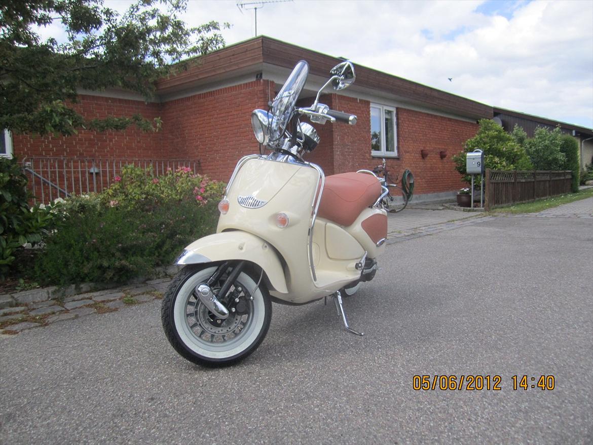Aprilia Habana 125ccm - retrofit - Så står den klar til syn, mangler lidt justering af karburator! Så nu er det bare varmen og solen der mangler.. billede 75