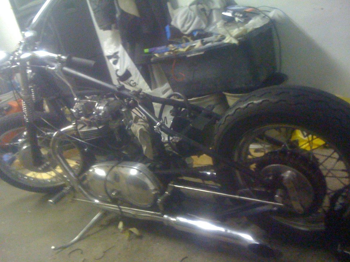 Triumph chopper til bobber. - Har fjernet hele ledningsnettet.  billede 4