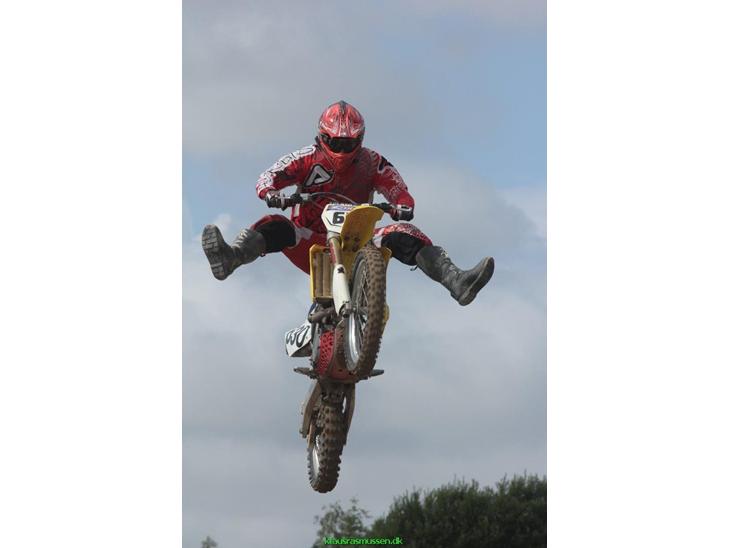 {{currentPhoto.altText}} billede {{currentPhoto.number}}