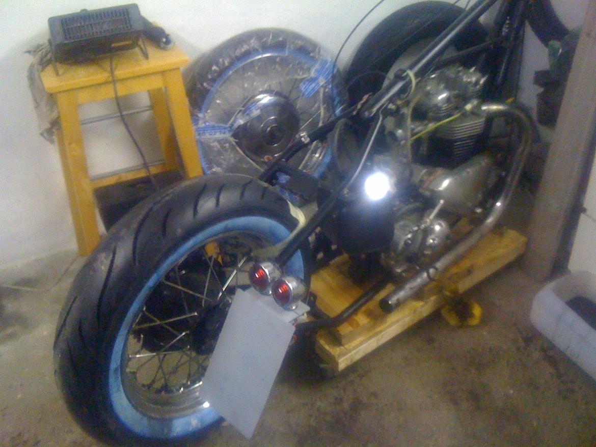 Triumph chopper til bobber. - Så fik jeg lavet nummerplade holder.
 billede 10