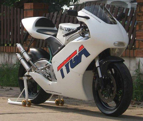 Genopbygning af Suzuki RGV250 VJ22M - Modelbillede af hvad det endelige resultat nogenlunde vil komme til at ligne. billede 1