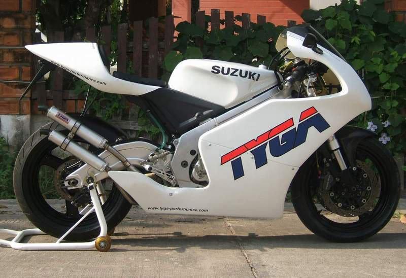 Genopbygning af Suzuki RGV250 VJ22M - Modelbillede af hvad det endelige resultat nogenlunde vil komme til at ligne. billede 2