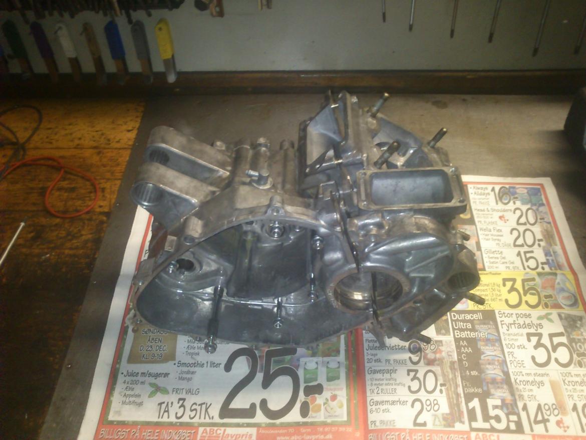 Genopbygning af Suzuki RGV250 VJ22M - Kan næsten ikke skilles mere ad. billede 19