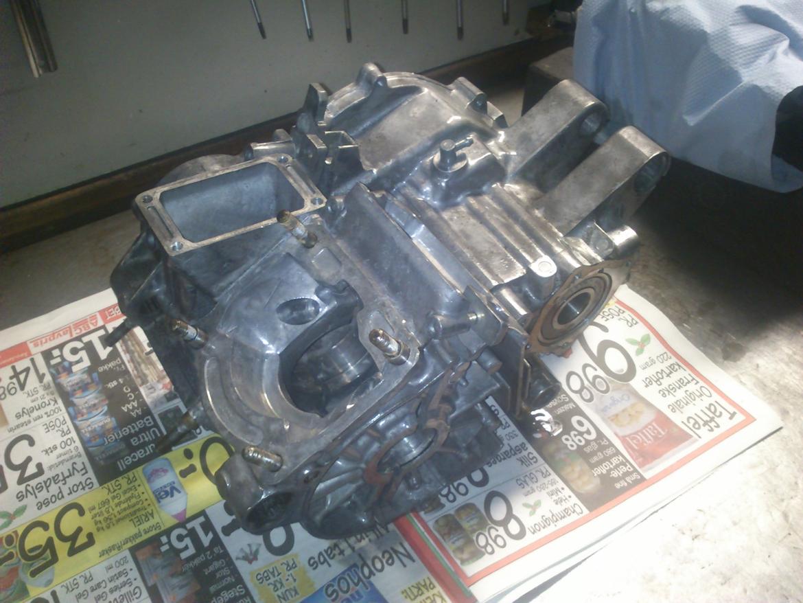 Genopbygning af Suzuki RGV250 VJ22M - Og lige et sidste overbliksbillede af krumtapshuset. billede 20