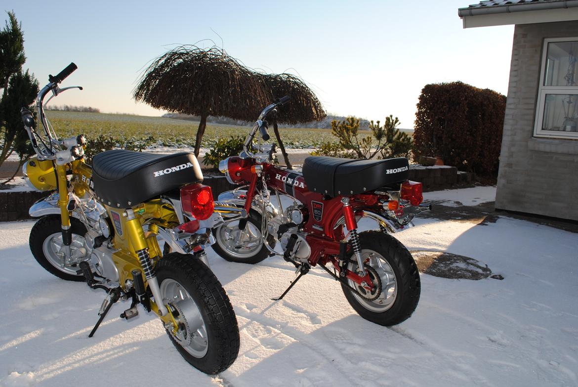 Honda Dax 150ccm Cafe Racer - Mine to Dax der er helt færdige og originale billede 124