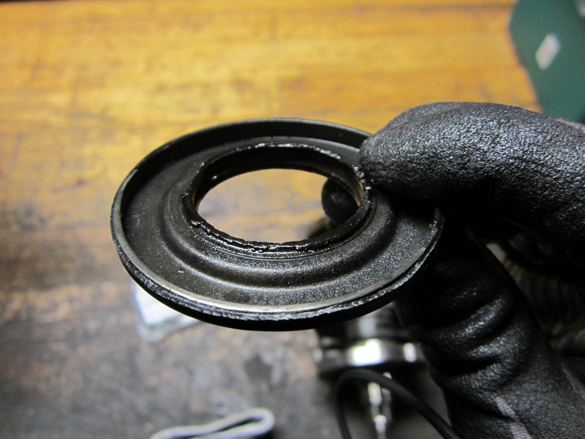 Genopbygning af Suzuki RGV250 VJ22M - Bedre billede af fornævnte pakdåse. Det er ikke meningen, at man skal kan se metalet. billede 32