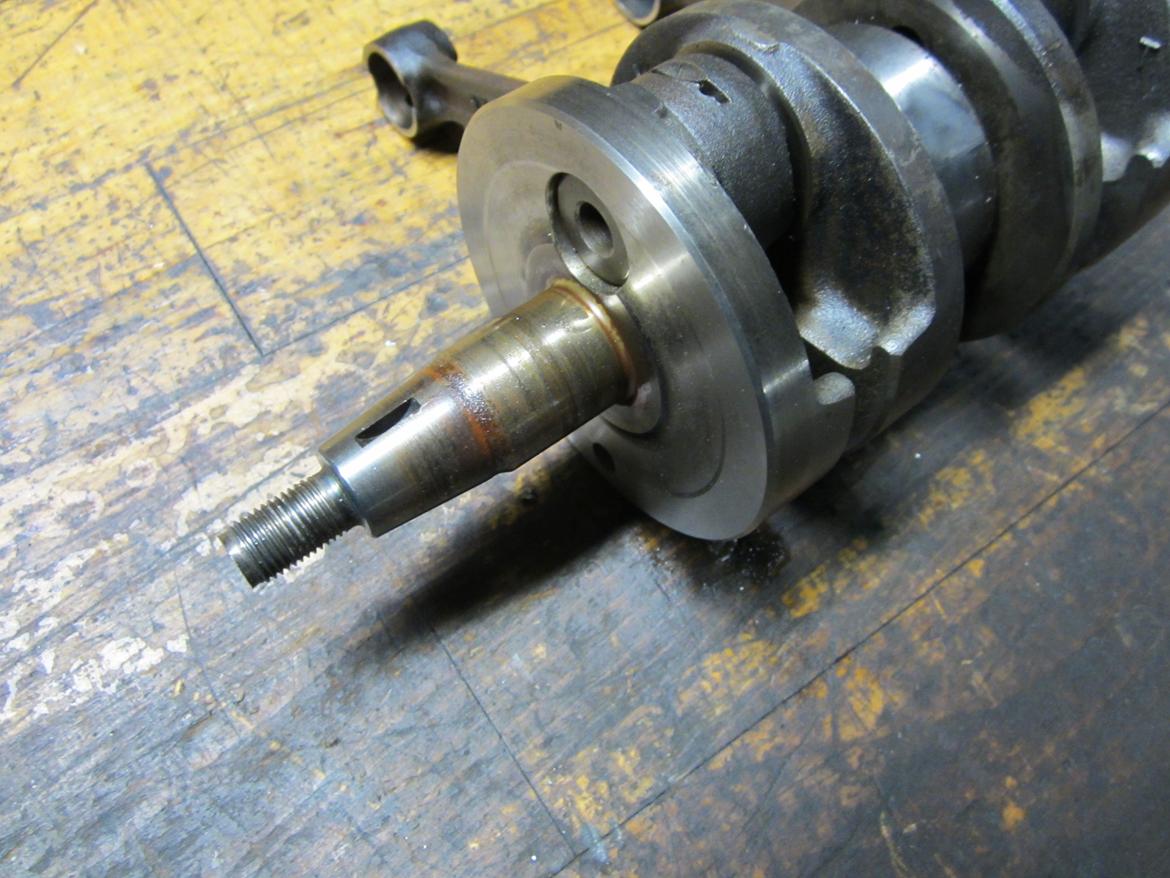 Genopbygning af Suzuki RGV250 VJ22M - Rusten var begyndt og sætte sig på den gamle krumtap. Tror ikke det har kørt i længe. billede 30