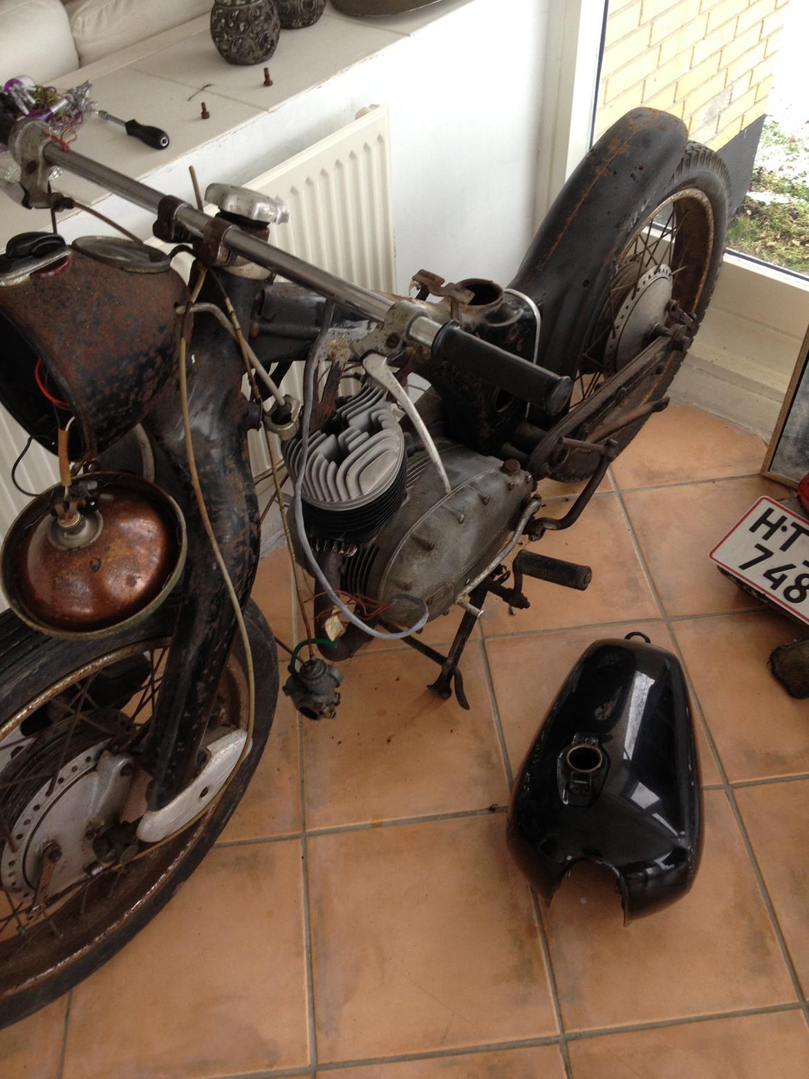 Nsu mbygning/bobber billede 40