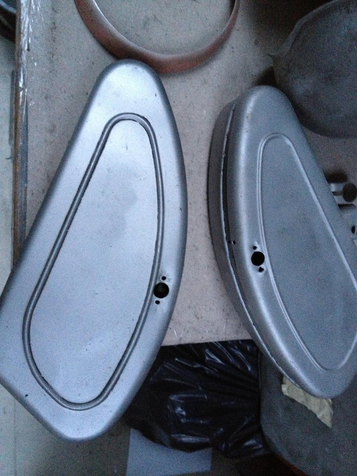Nsu mbygning/bobber - glasblæste sidekasser..
fik en stor lyst til bare og pulver lakke dem.. kunne værer fæot.. billede 45