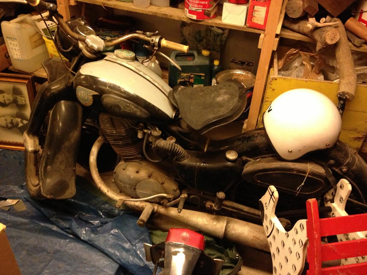 Nsu mbygning/bobber - den anden er fra min far.. af købt for 1200kr i tiders morgen.. stod i garagen hos en ældre mand da ik turde kører på den faktisk.. stået siden..  billede 50