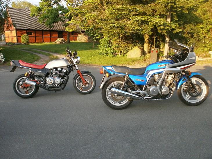 Allan´s og min knallert i solen billede 0