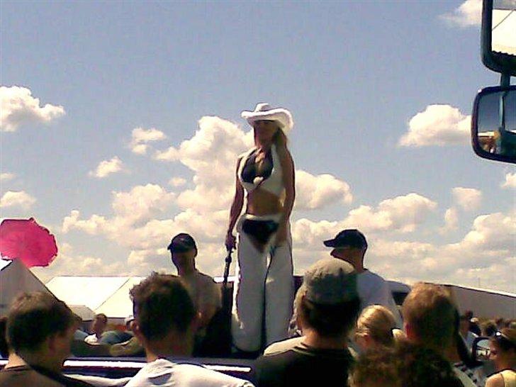 Med "klubben" til DHB - Ogi gen billede 17