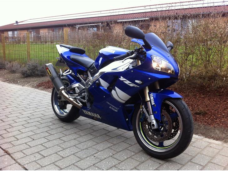 Yamaha R1 billede 0