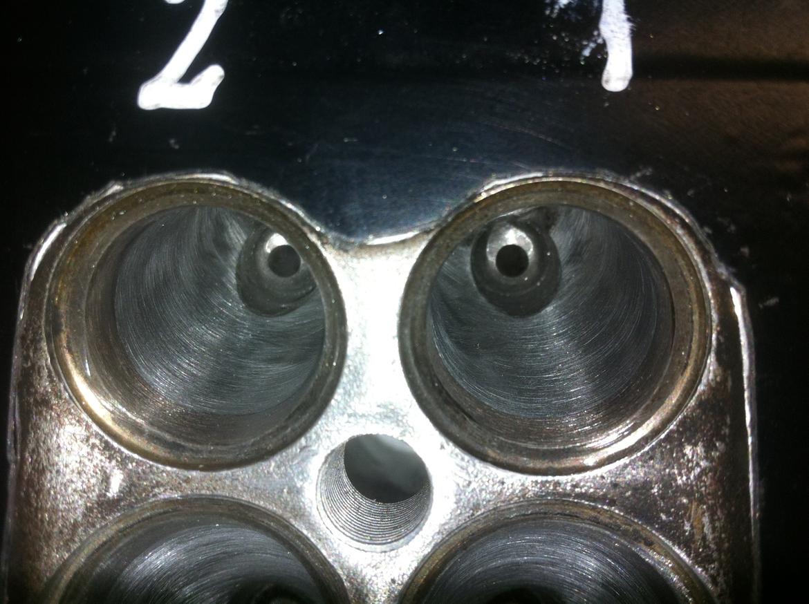 portning af R6 topstykke billede 17