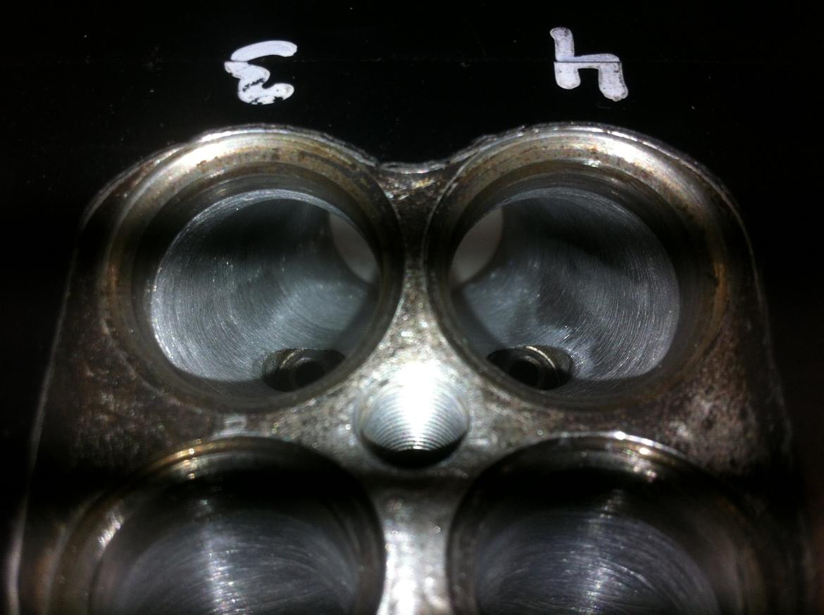 portning af R6 topstykke billede 19