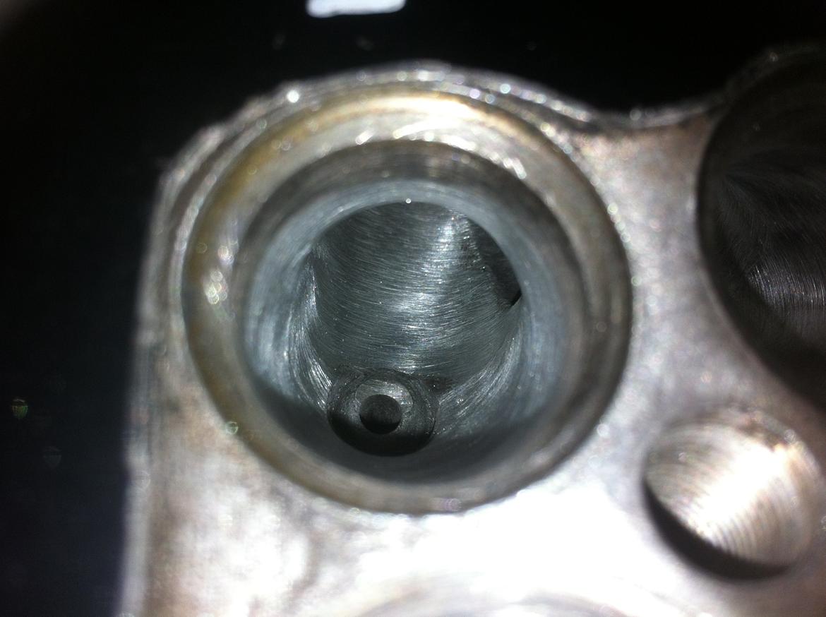 portning af R6 topstykke billede 24