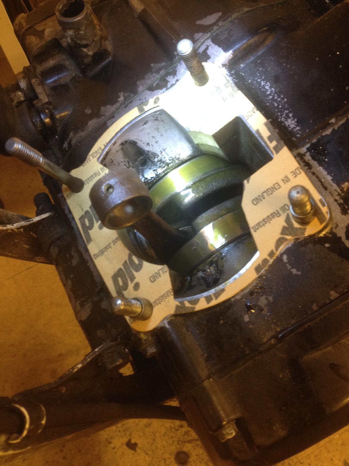 Honda MTX 125 - På med bundpakningen. billede 8