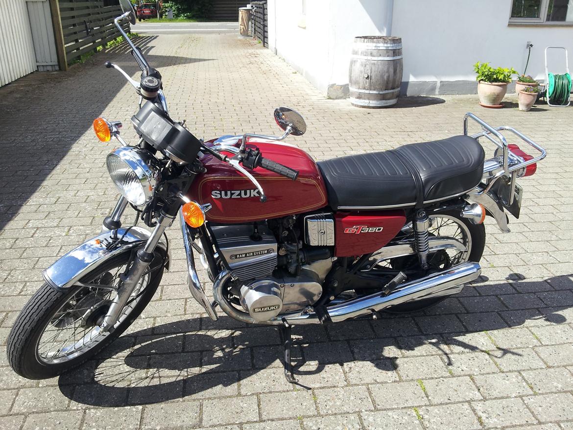 Suzuki GT 380/solgt billede 2
