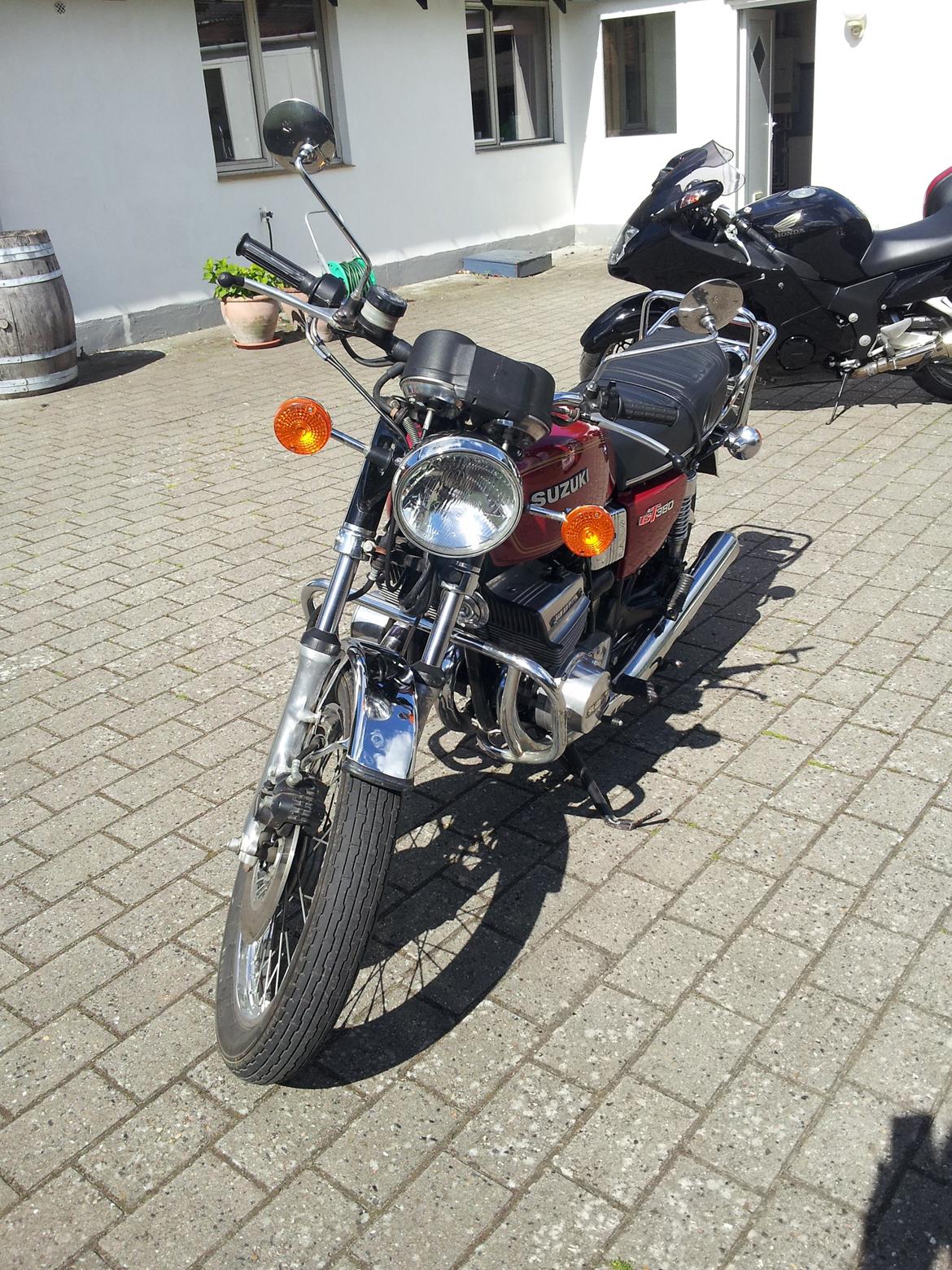Suzuki GT 380/solgt billede 3