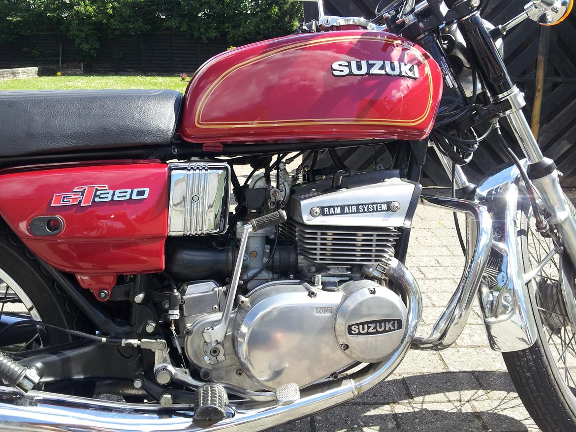 Suzuki GT 380/solgt billede 6