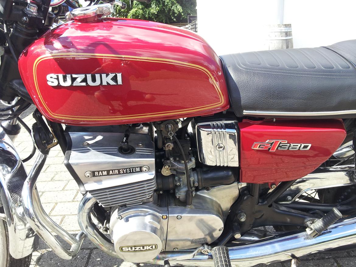Suzuki GT 380/solgt billede 8