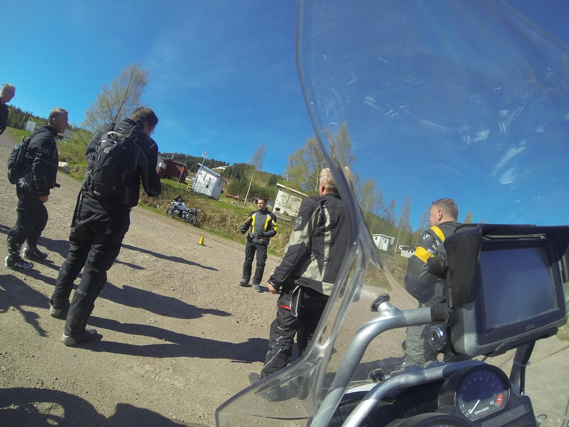 Touratech Offroad School - . . . . . . . . . . . . . . . . . . . . . . . . . . . . . . . . . . .Læg mærke til sneen i skibakken billede 21