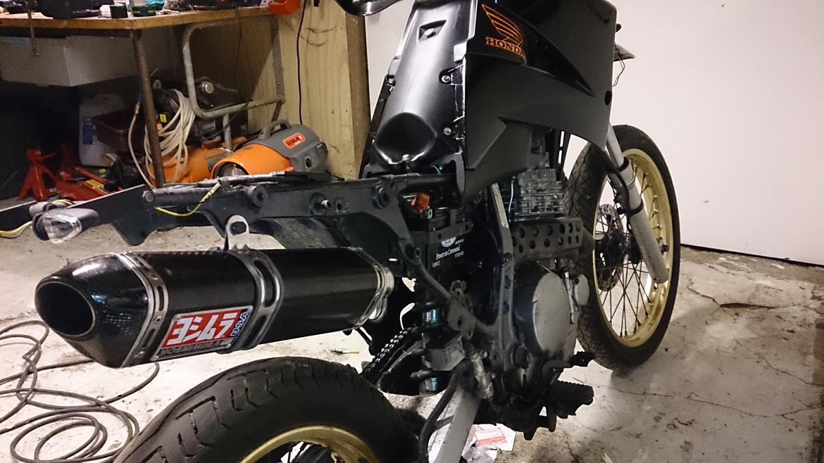Honda NX 650 Dominator projekt motard - den er bare så sprød! billede 50