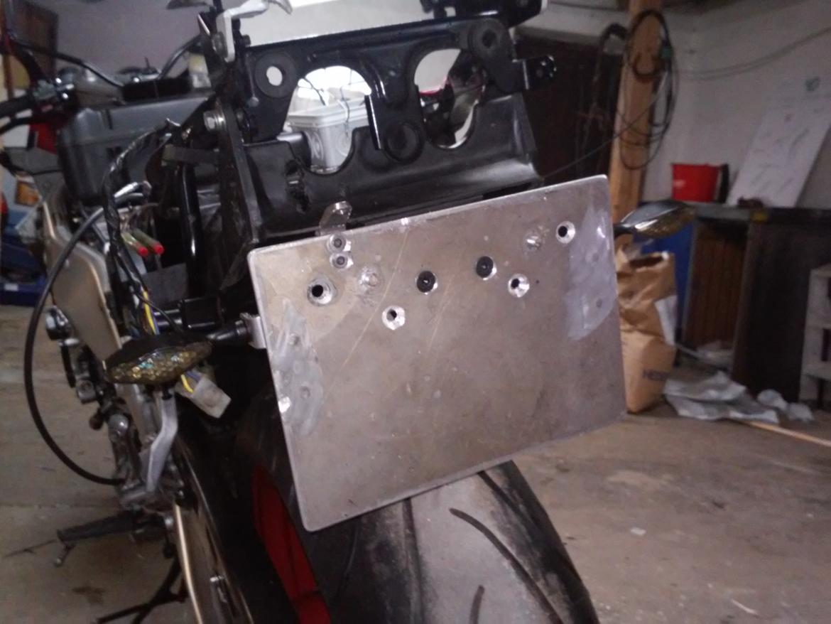 nr plade vipper fzr1000 billede 5