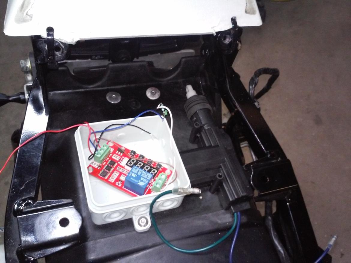 nr plade vipper fzr1000 - Her har jeg fået lignet det næsten det hele op hvordan det skal sidde billede 6