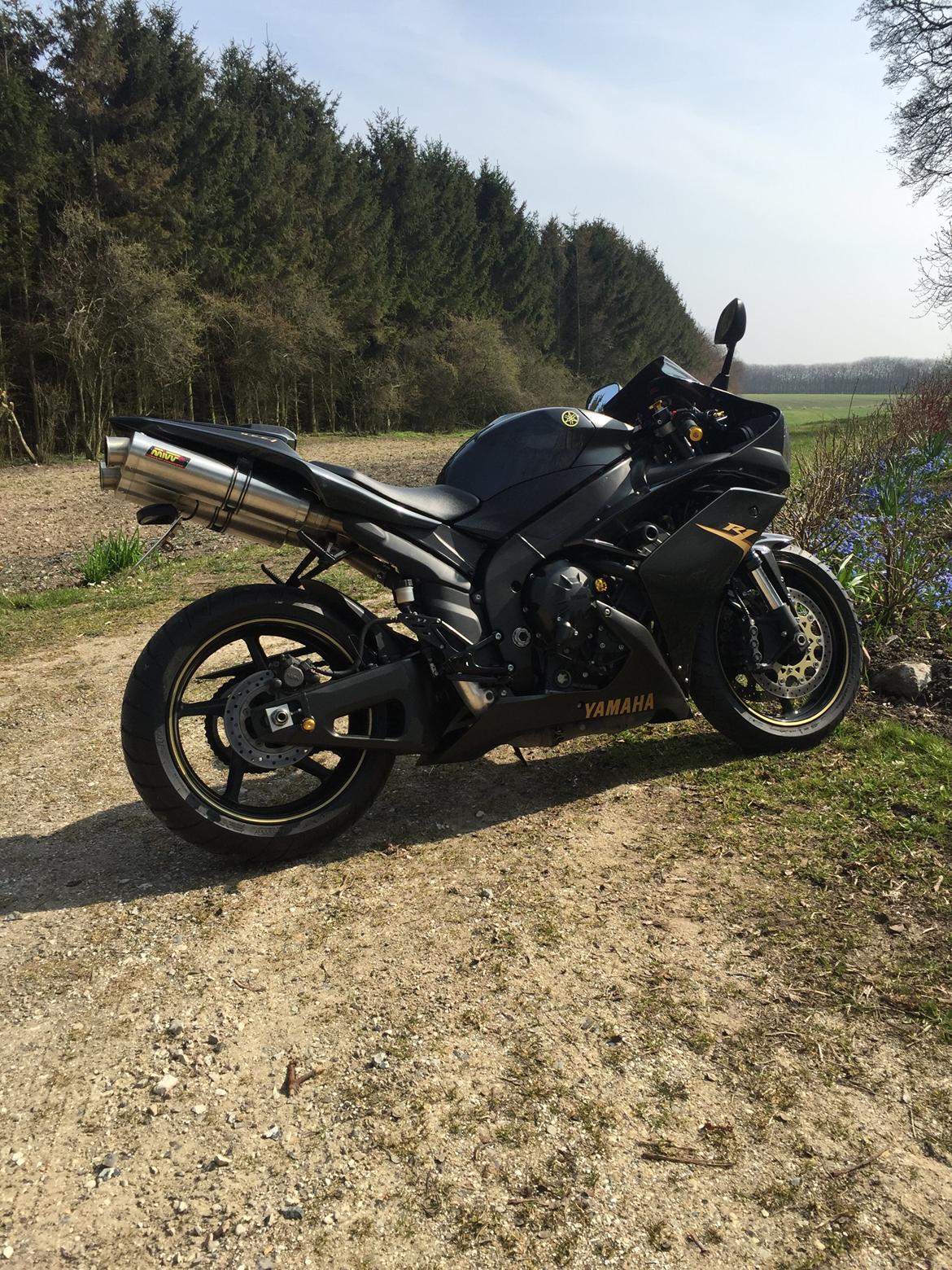 Yamaha R1 rn19 billede 3