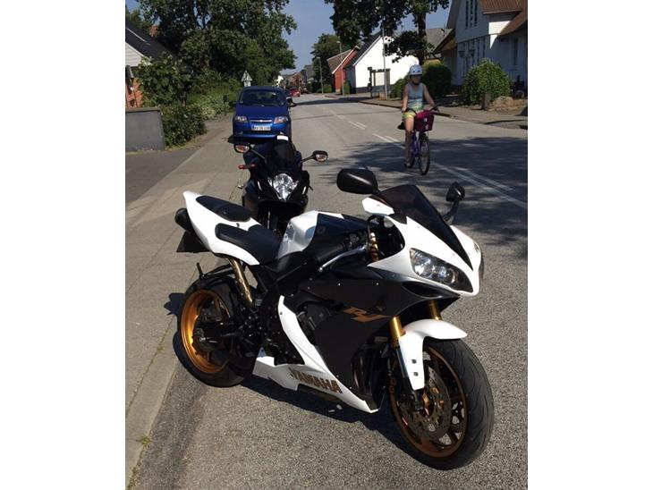 {{currentPhoto.altText}} billede {{currentPhoto.number}}