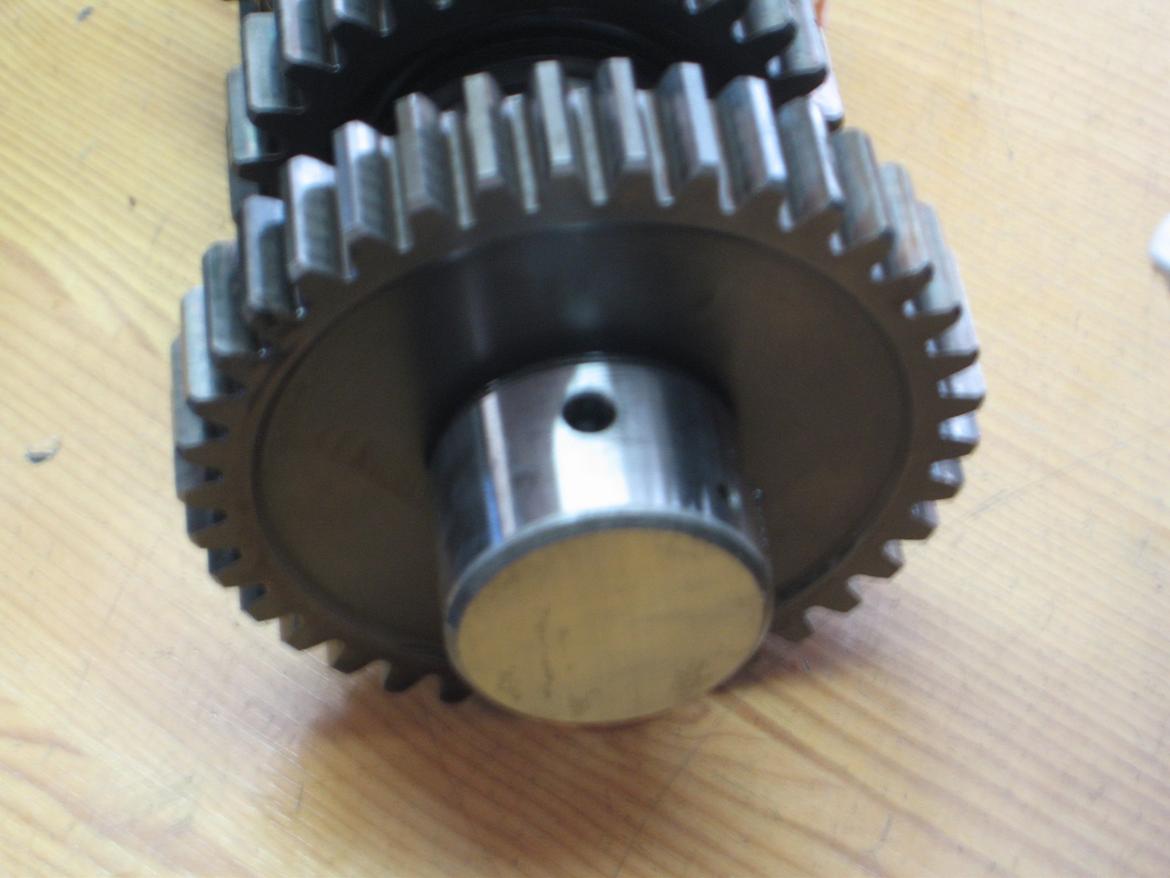 Kawasaki - GPZ 1100 - GPZ1100 UT - 1260  - motor -  tuning - vinterprojekt - projekt - Nåleleje som selvfølgelig er blevet smurt op og ligeledes gearhjulene. billede 20