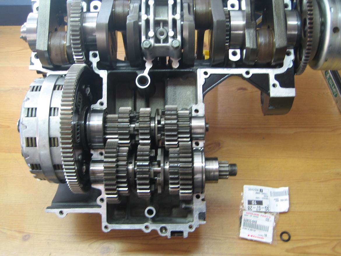 Kawasaki - GPZ 1100 - GPZ1100 UT - 1260  - motor -  tuning - vinterprojekt - projekt - Original O-ring til oliekanal ved oliepump. billede 23