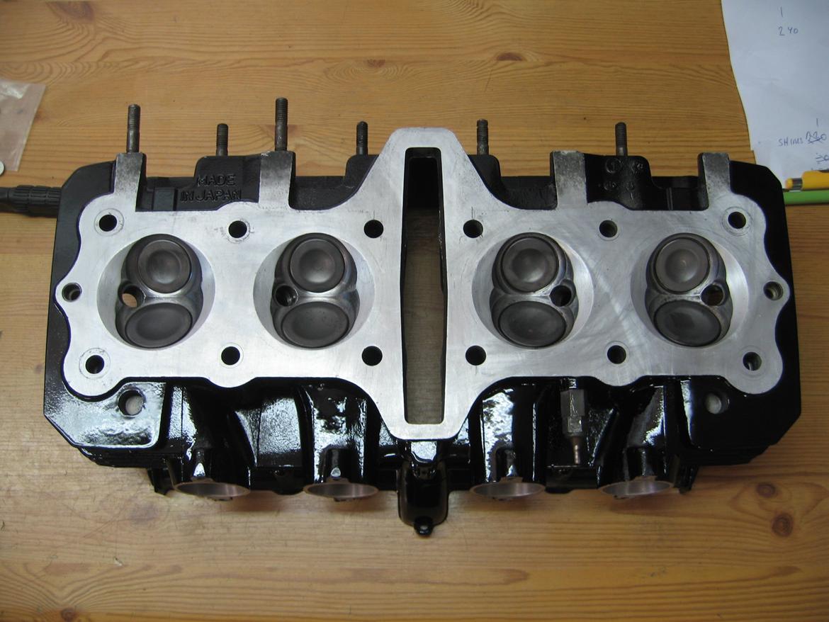 Kawasaki - GPZ 1100 - GPZ1100 UT - 1260  - motor -  tuning - vinterprojekt - projekt - Ventilsæder fræset og nye ventiler, - og kanalerne er portet. billede 32