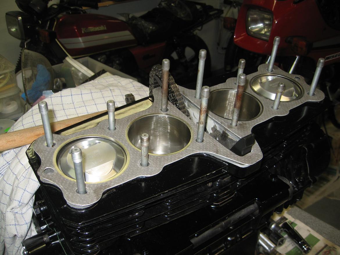 Kawasaki - GPZ 1100 - GPZ1100 UT - 1260  - motor -  tuning - vinterprojekt - projekt - Det er simpelhen så godt, - at det er lige før den rører på sig i bukserne. billede 44