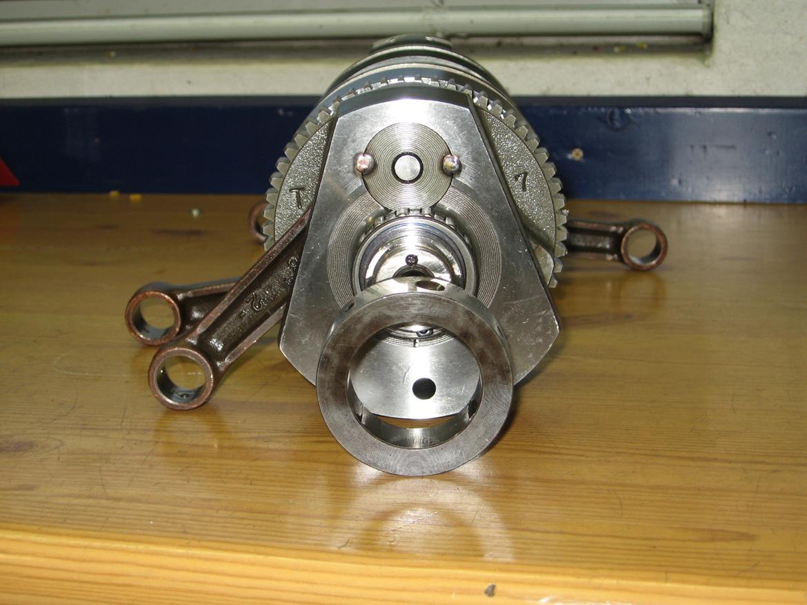 Kawasaki - GPZ 1100 - GPZ1100 UT - 1260  - motor -  tuning - vinterprojekt - projekt - Svejset i alle samlingerne efter renovering. billede 15