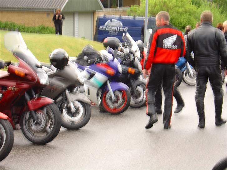 Limfjorden rundt 2007 - Cykler og mc-ister taget fra alle vinkler.. billede 17