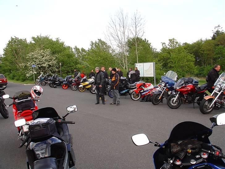 Limfjorden rundt 2007 - Sidst pause for Trine og jeg, sammen med de andre.. inden turen går mod Århus igen.. billede 70