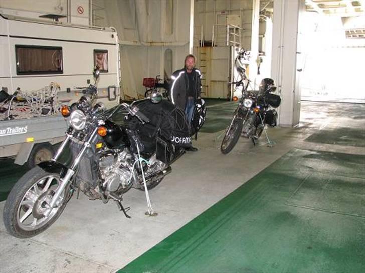 Bornholm - MCérne blev surret godt fast på færgen Århus-Kalundborg billede 3