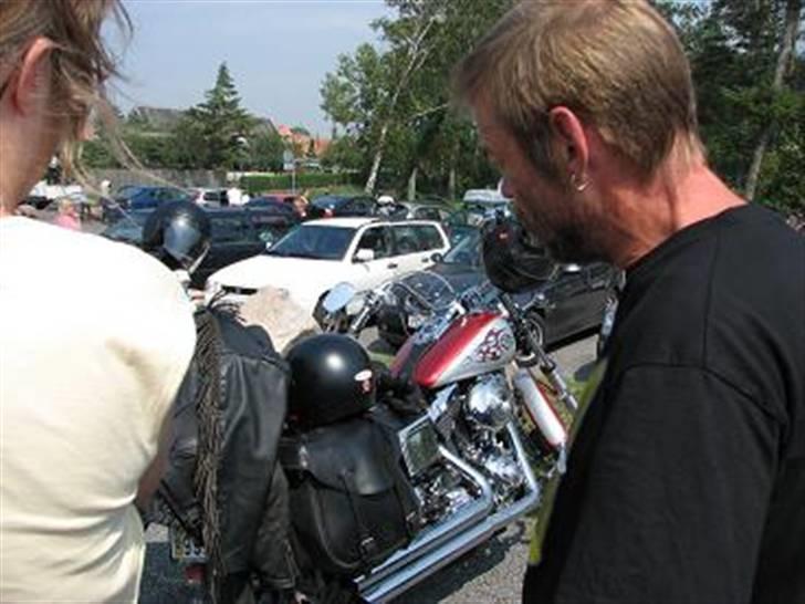 Bornholm - Der havde lige været Harly-træf, så vi så mange af dem derovre. Da vi skulle med færgen fra Ystad til Rønne kørte der en masse Harlyer af færgen. billede 11