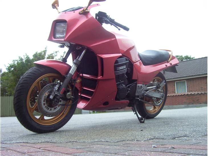 Forvandlingen - Ja sådan kom den så til at se ud efter en make over c",)
Her ses højre side, nåde ikke at få kåbeglasset på igen inden jeg tog disse billeder
Men der kommer et senere men nok først efter skagentræf 2007 billede 17