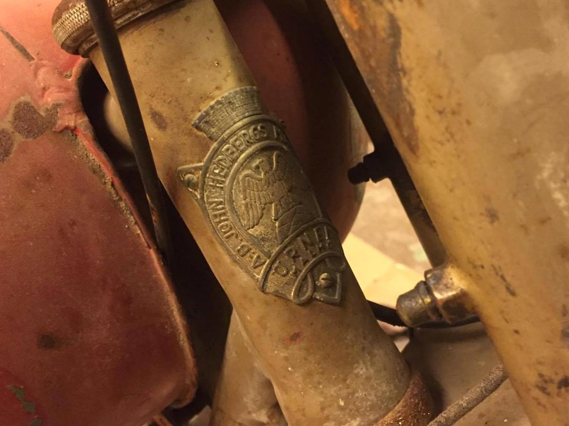 Husqvarna 118cc "Rödmyra"  - Head bagde hvor der står "Örnen - Lavet i Malmø".  billede 5