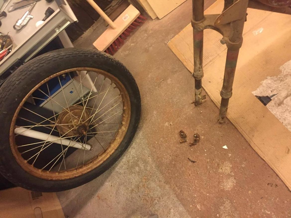 Husqvarna 118cc "Rödmyra"  - Forhjulet blev afmonteret. billede 47