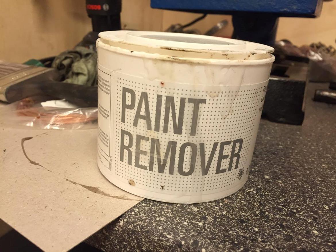 Husqvarna 118cc "Rödmyra"  - Tid til paint remover igen. Denne gang bevæbnet med stålhovede til vinkelsliber og skruemaskine.  billede 67