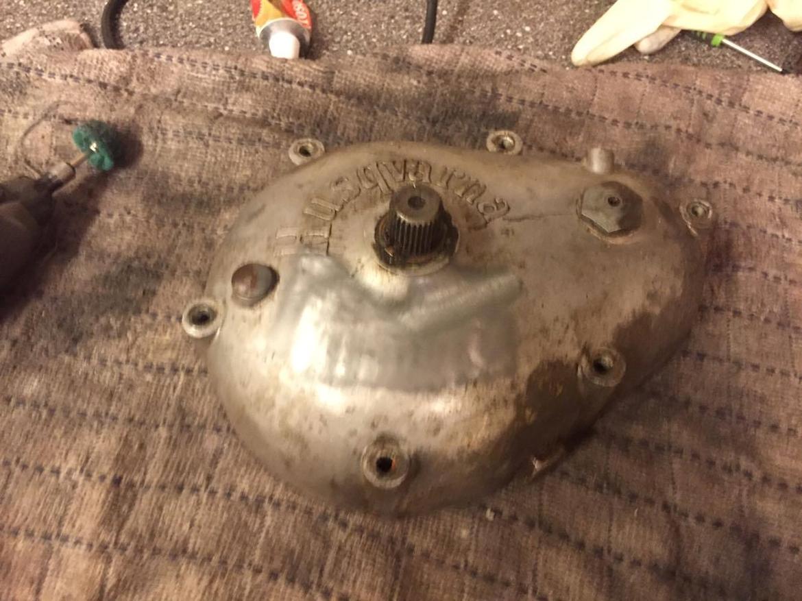 Husqvarna 118cc "Rödmyra"  - Kickstarterskjoldet under kniven. billede 69