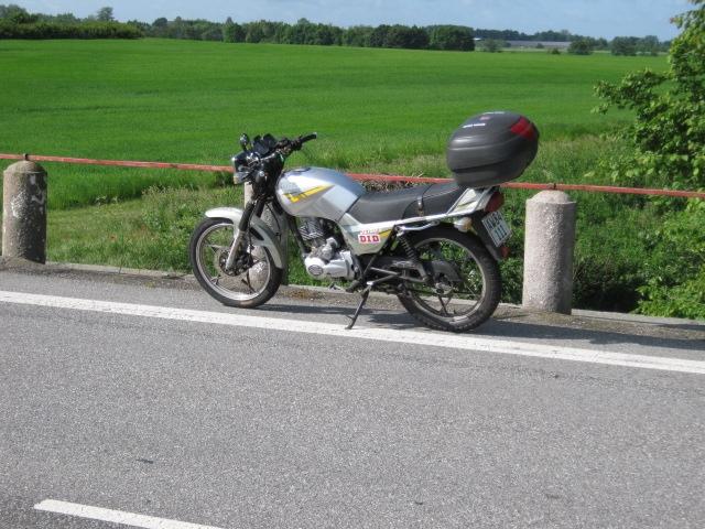 Geely 150 on tour... - Ved Tuse Å , nær ved Tuse kirke . billede 9