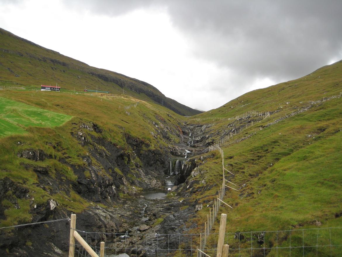 besøg på Færøerne - efter regn er der vand i elvene billede 29